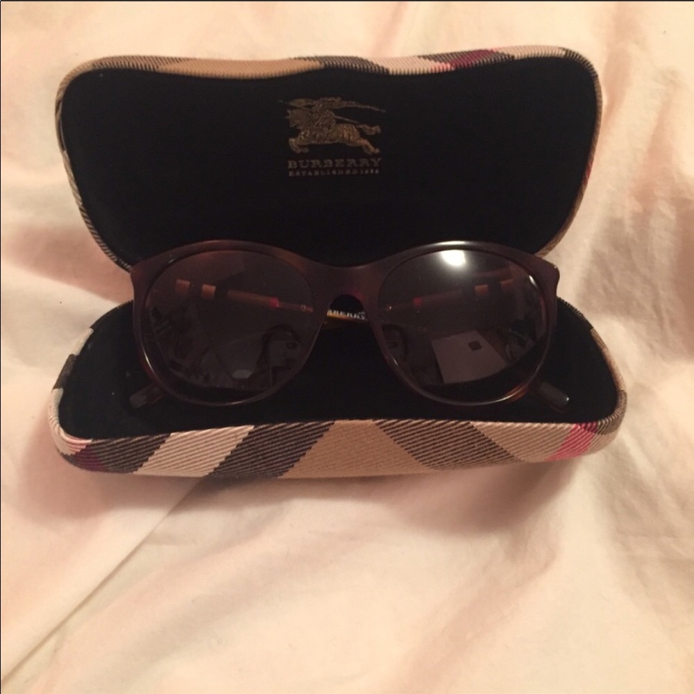 Burberry tortoise shell sunglasses